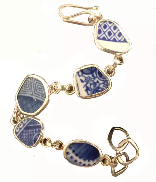 Chaney bracelet with blue and white china set in gold