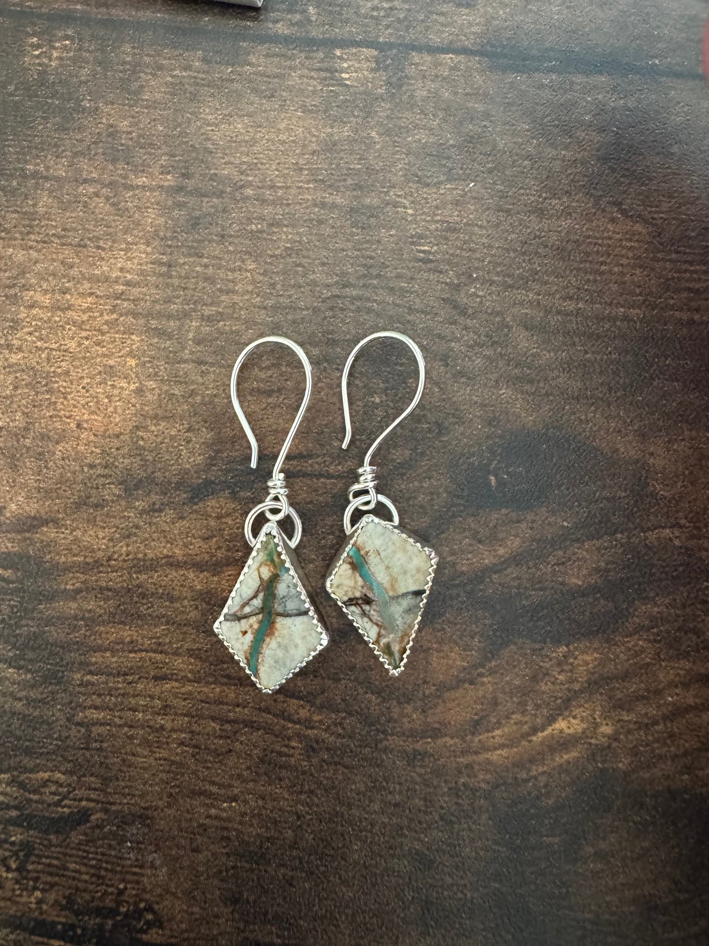 Royston Ribbon Kite earrings