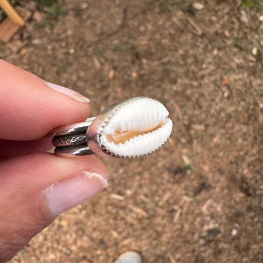 Cowrie Ring | Size 9