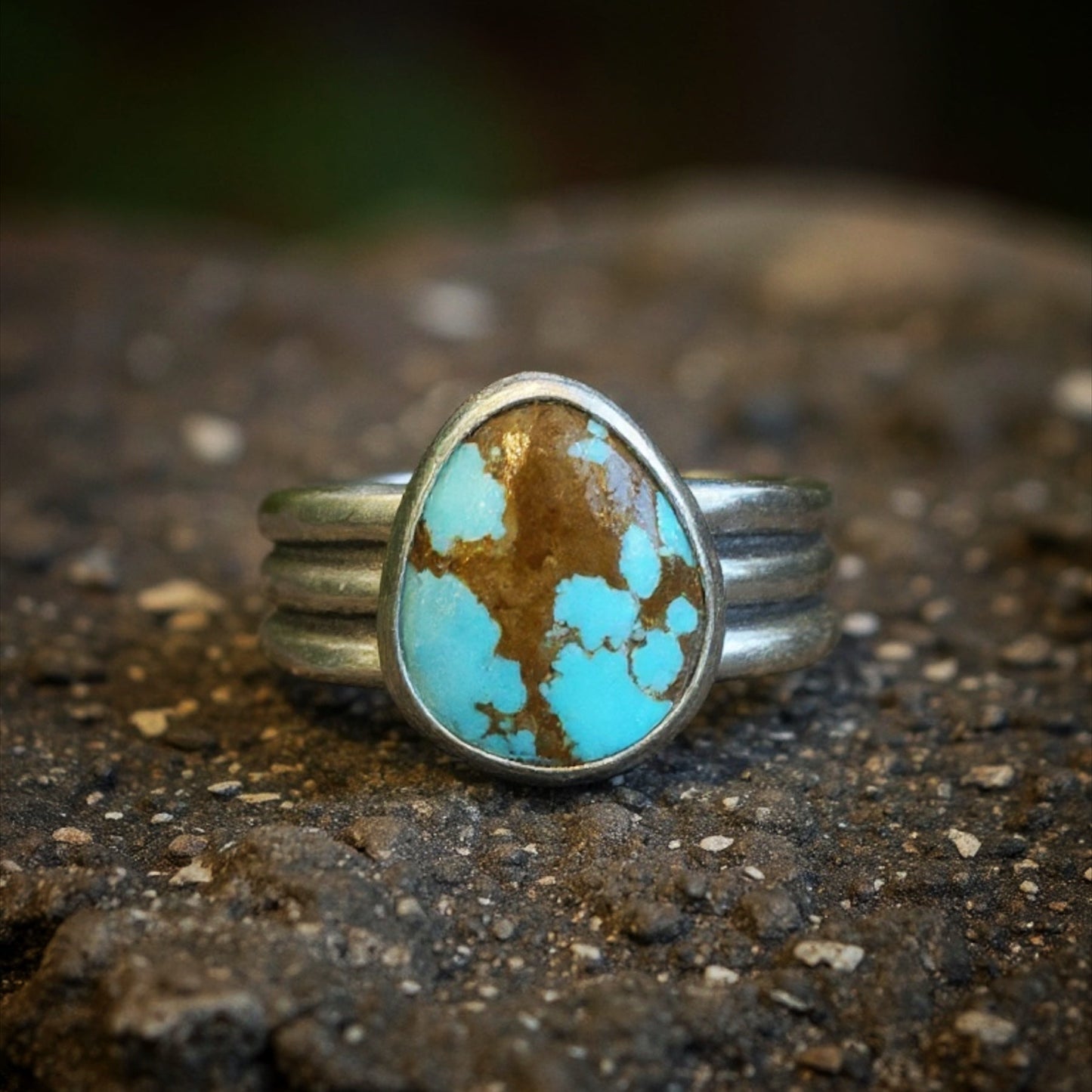 Number 8 Turquoise Ridge Ring | Size 9